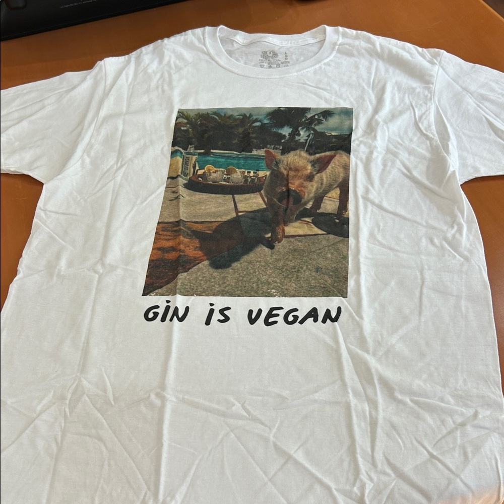 Fruit of the Loom White Graphic 'Gin Is Vegan' Tee
